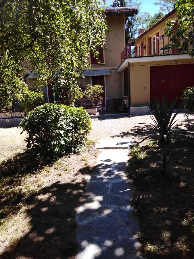 Holiday Home - Centre, Lake, 10' Car - Free Parking Self Check-In Airco Varese Itália